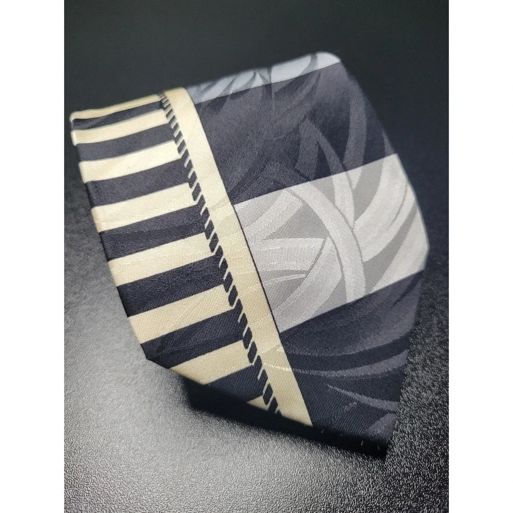 Gianni Versace Men's Necktie Black Striped Silk 3.75